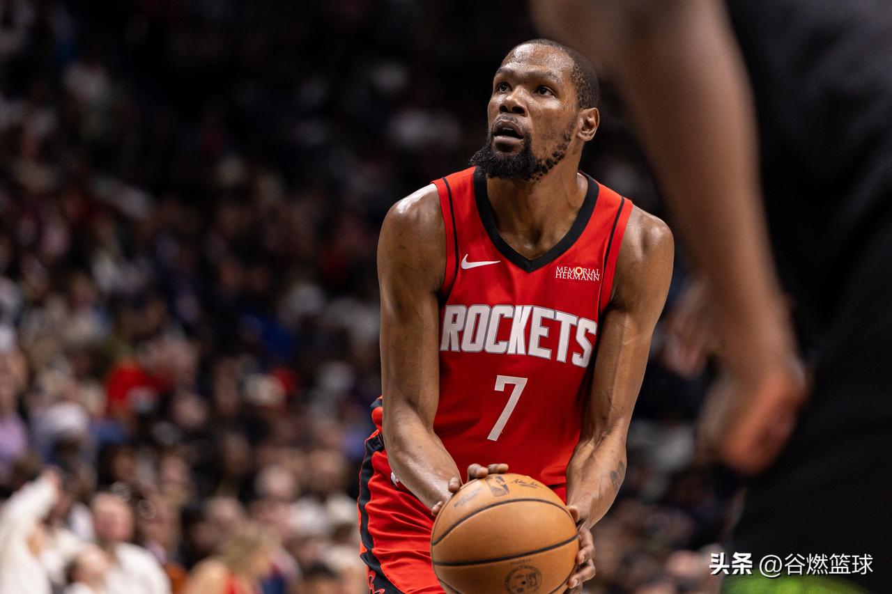 完成任务！随着今天太阳队在NBA常规赛中107-127不敌黄蜂，他们在多赛一场的