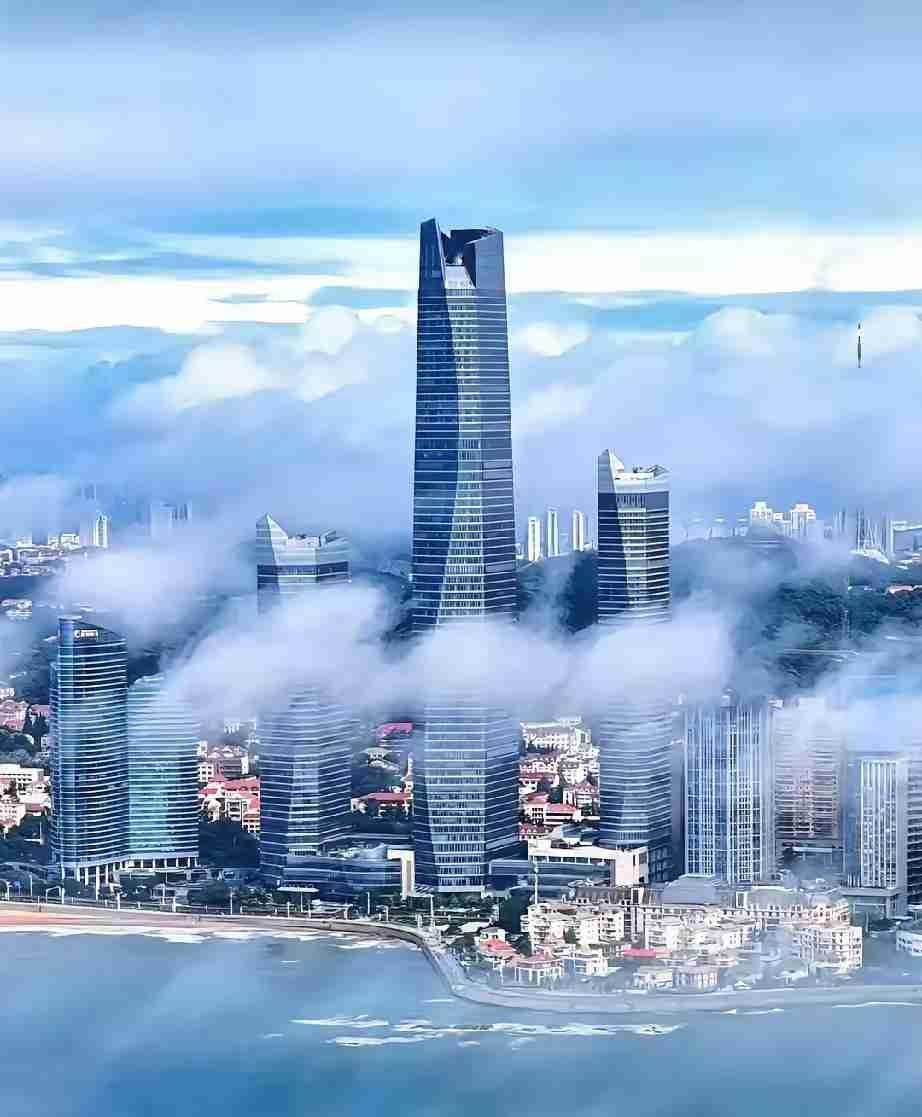 我的今日状态：🥲强颜欢笑
我这里的天气：☁️阴天
昨天下了一天一夜的雨，今天雨