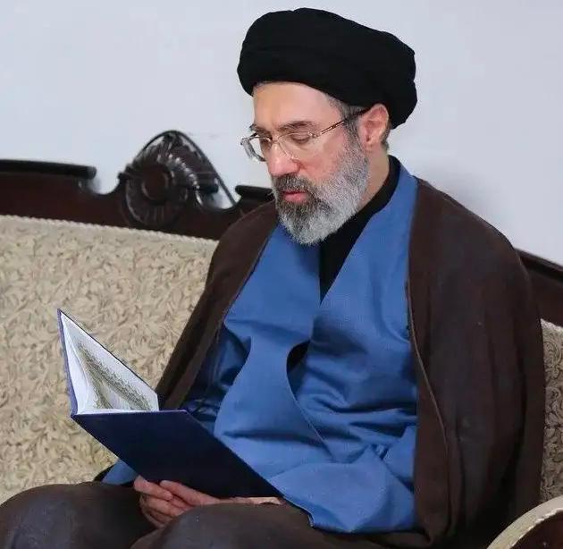 不出意外的话，伊朗政权内部应该是出现意外了！

美国接连释放出了双方已经在谈判的