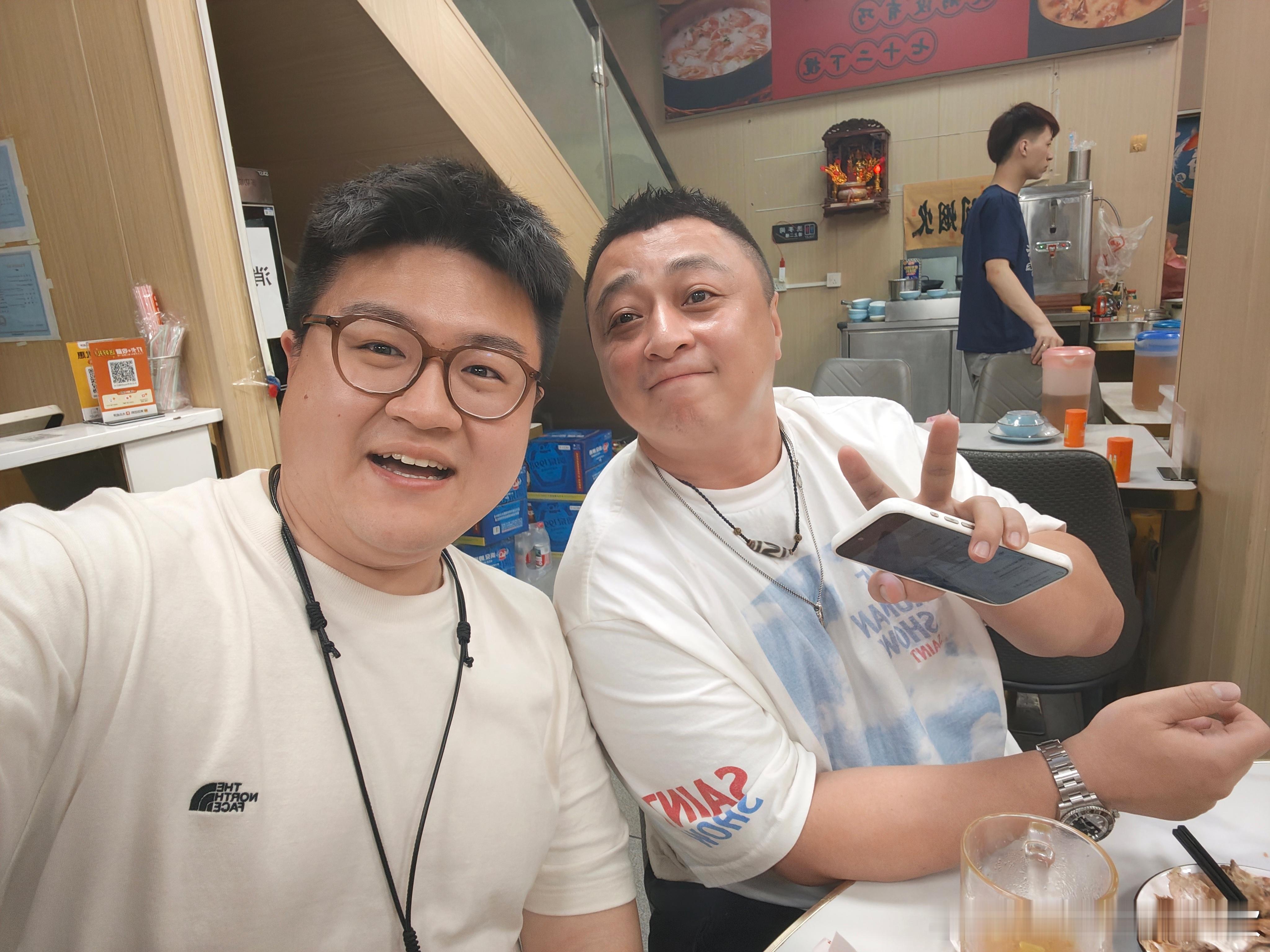 谁能想到大明星竟然是位资深老鹏友！19年就买了G3，现在又有了G7，两台小鹏双持