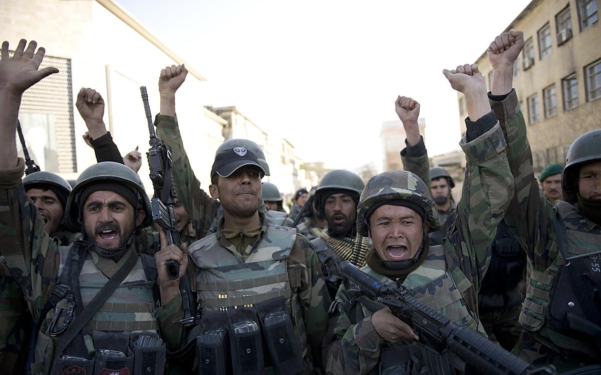 委内瑞拉战争真相：美国能源霸权导演的侵略闹剧
 
当地时间1月3日凌晨，美军三角