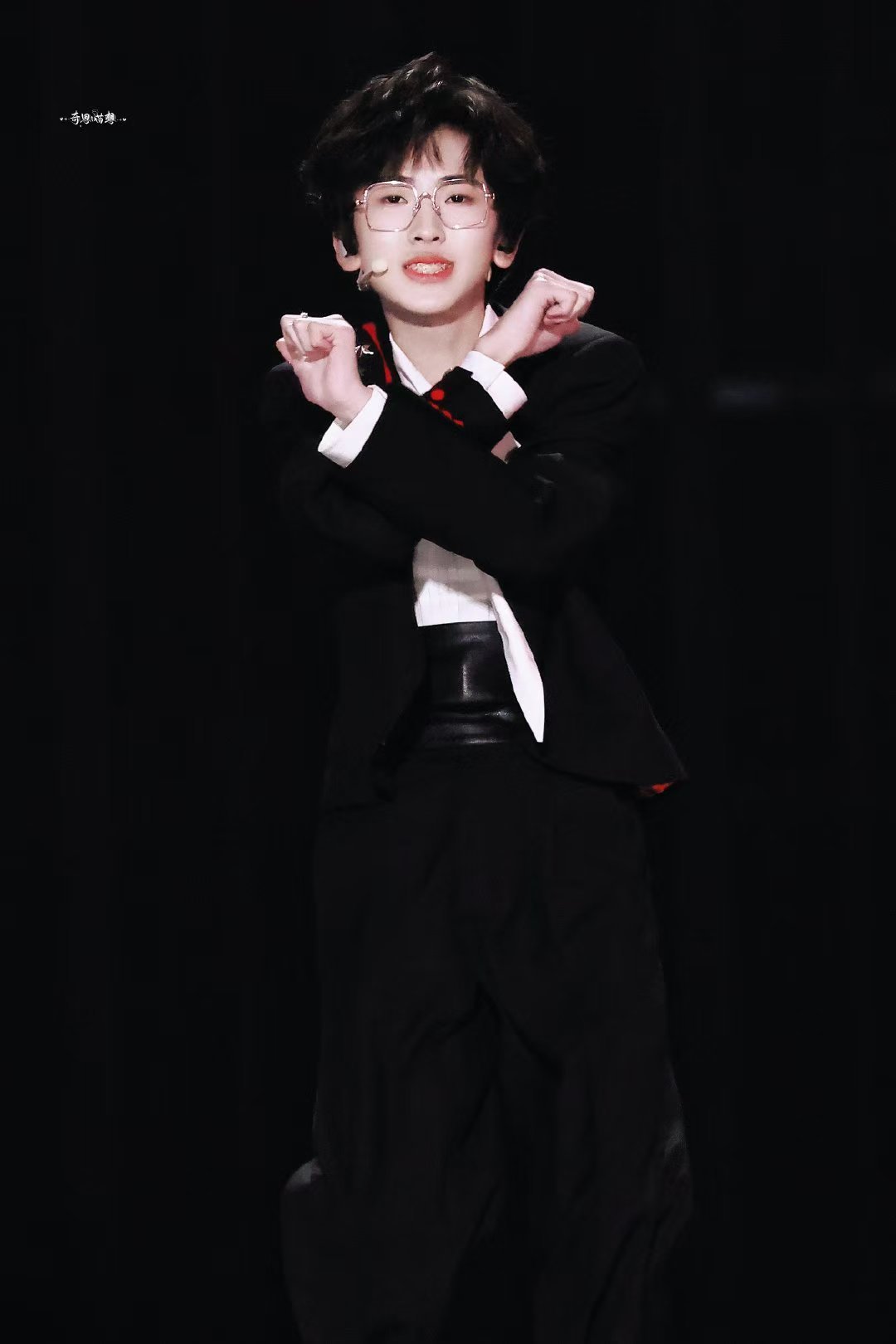 不愧是满分男！三天能做到完成度、表现力、状态统统都是最佳！简直是慕强批天菜啊！左