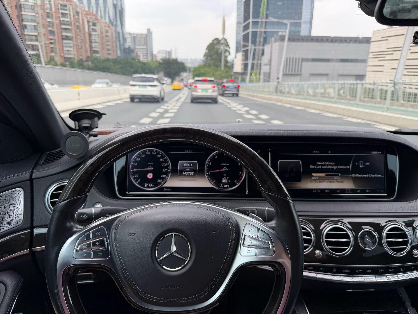 在很多人眼中，W222是S级中的最亮眼的存在。但其实这车没有很多人想象中那么完美