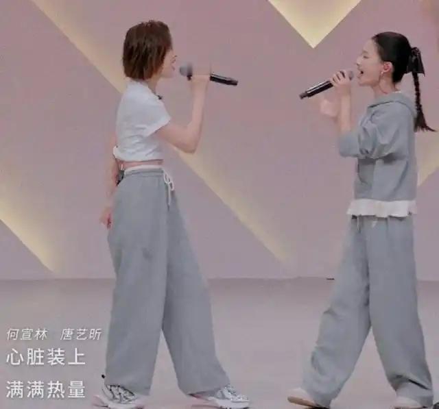 同样一张甜妹脸 唐艺昕凭梨涡稳坐一线 何宣林为何只能当影子 