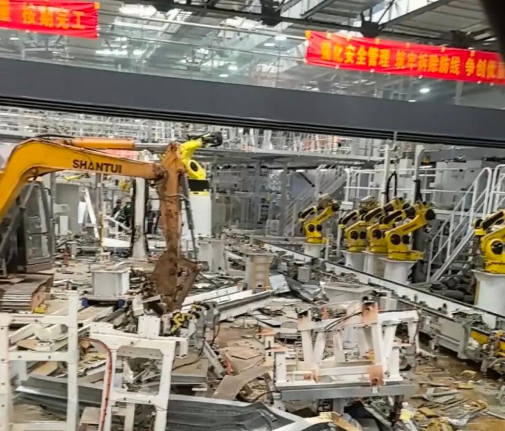 【内部流出照片】高合盐城工厂拆改中，国资盘活，新车企即将入驻