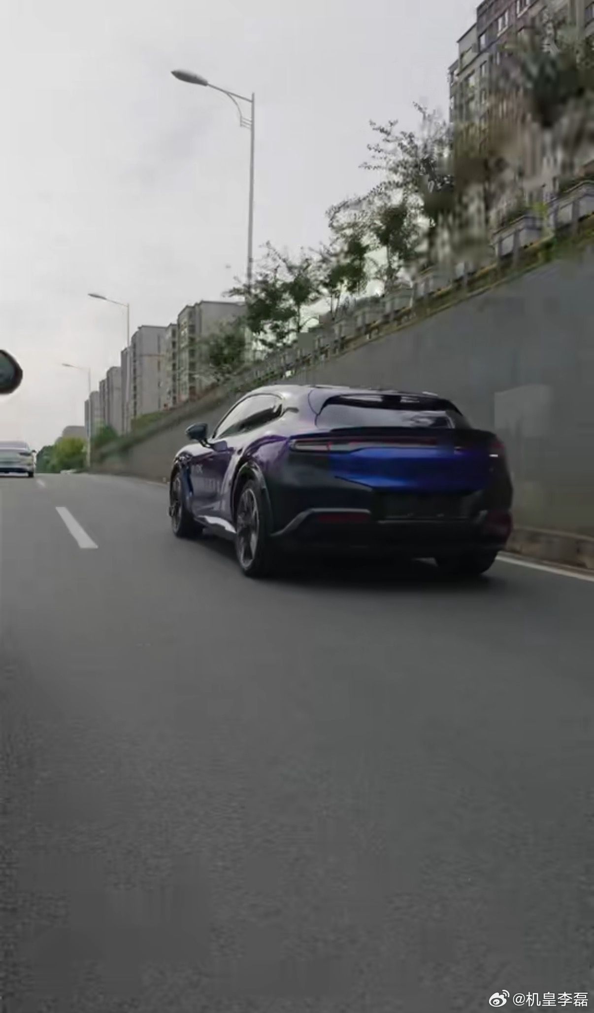 余承东称智界RX开启L3级道路测试如果说L2是在给驾驶员增加一个“辅助工具”，那