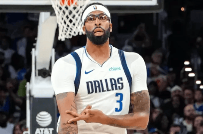 独行侠vs活塞伤病报告：戴维斯缺阵，加福德&拉塞尔出战成疑