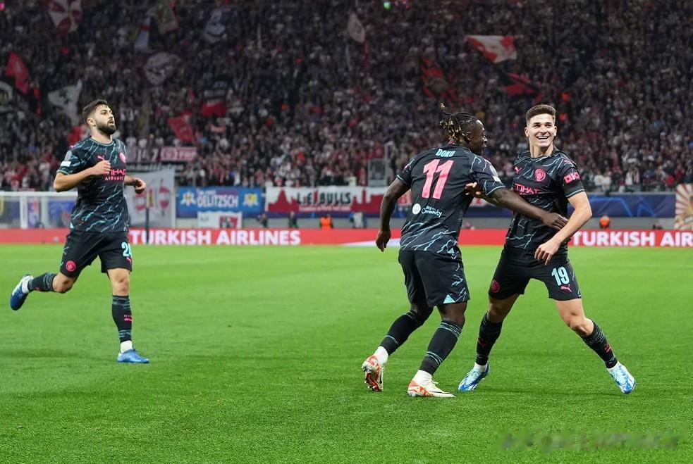 3-1！不愧梅西传人，小蜘蛛三连斩，瓜帅梦回当年，曼城终结连败
英超豪门曼城在新