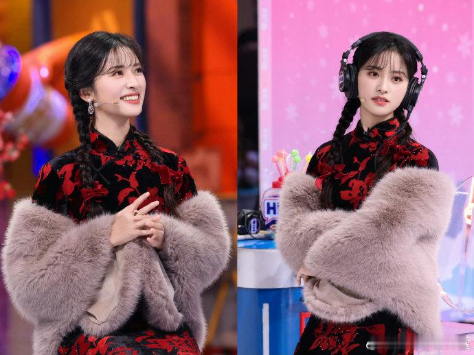 在娱乐圈这个大舞台上，每天都有无数的故事在上演，而沈月 “大大方方地瞒住了所有人