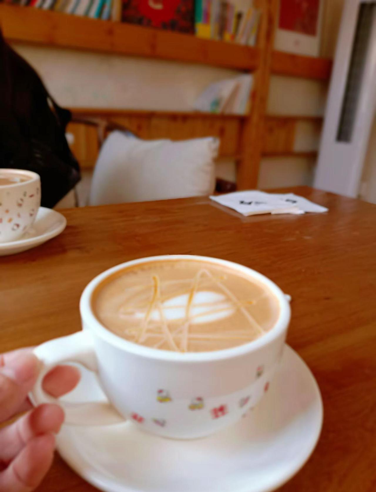 最后让你安宁的不过是一个阳光充足的角落，和一颗不再四处张望的心❤️