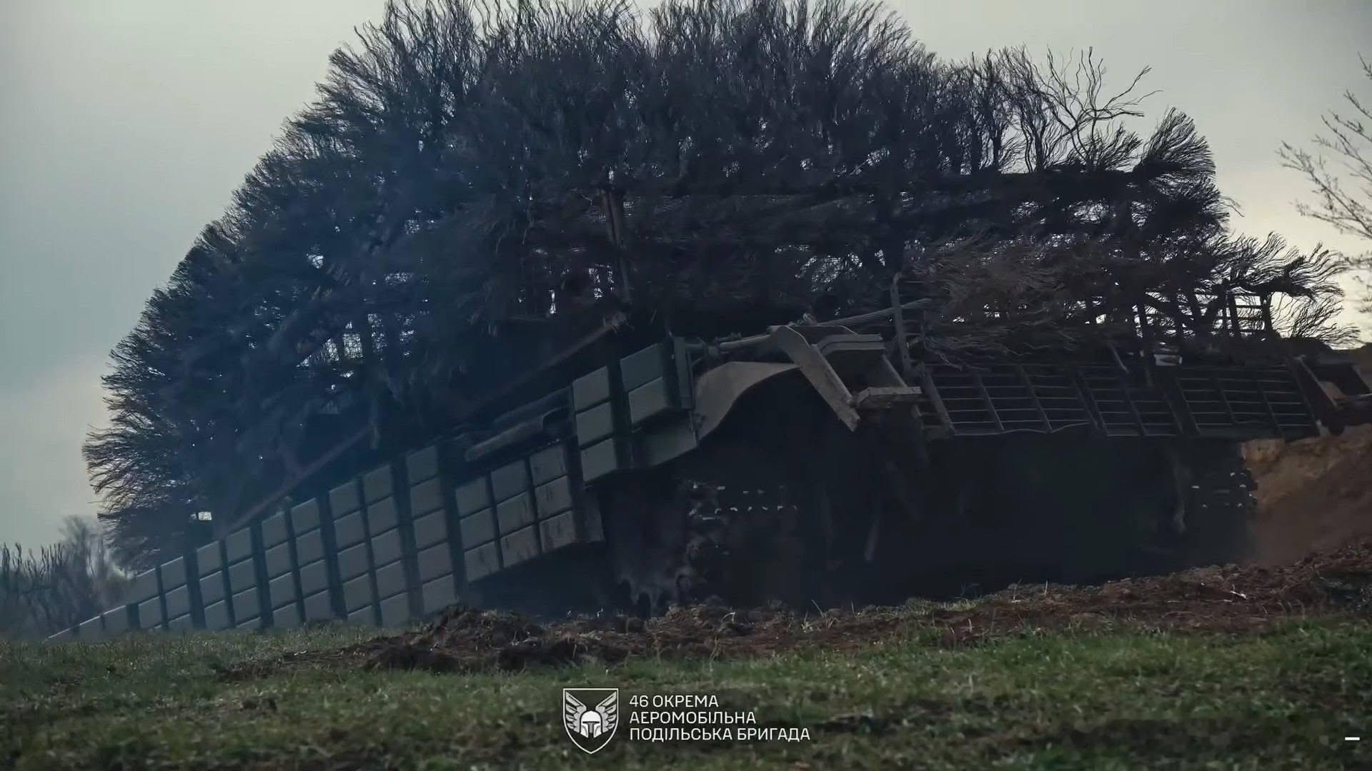 装甲车辆加棚化，加棚狼筅化已经成为潮流坦克装甲车辆俄乌局势兵器影像