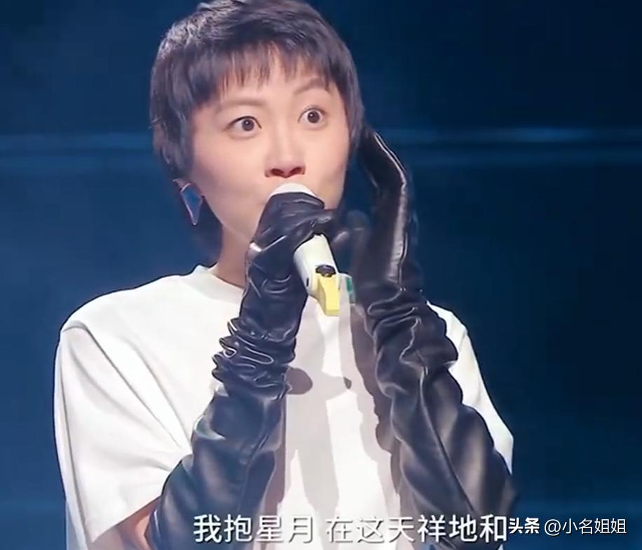 说实话，我以前并不喜欢窦靖童这个人，  
因为提起她，我脑子里先冒出来的总是王菲