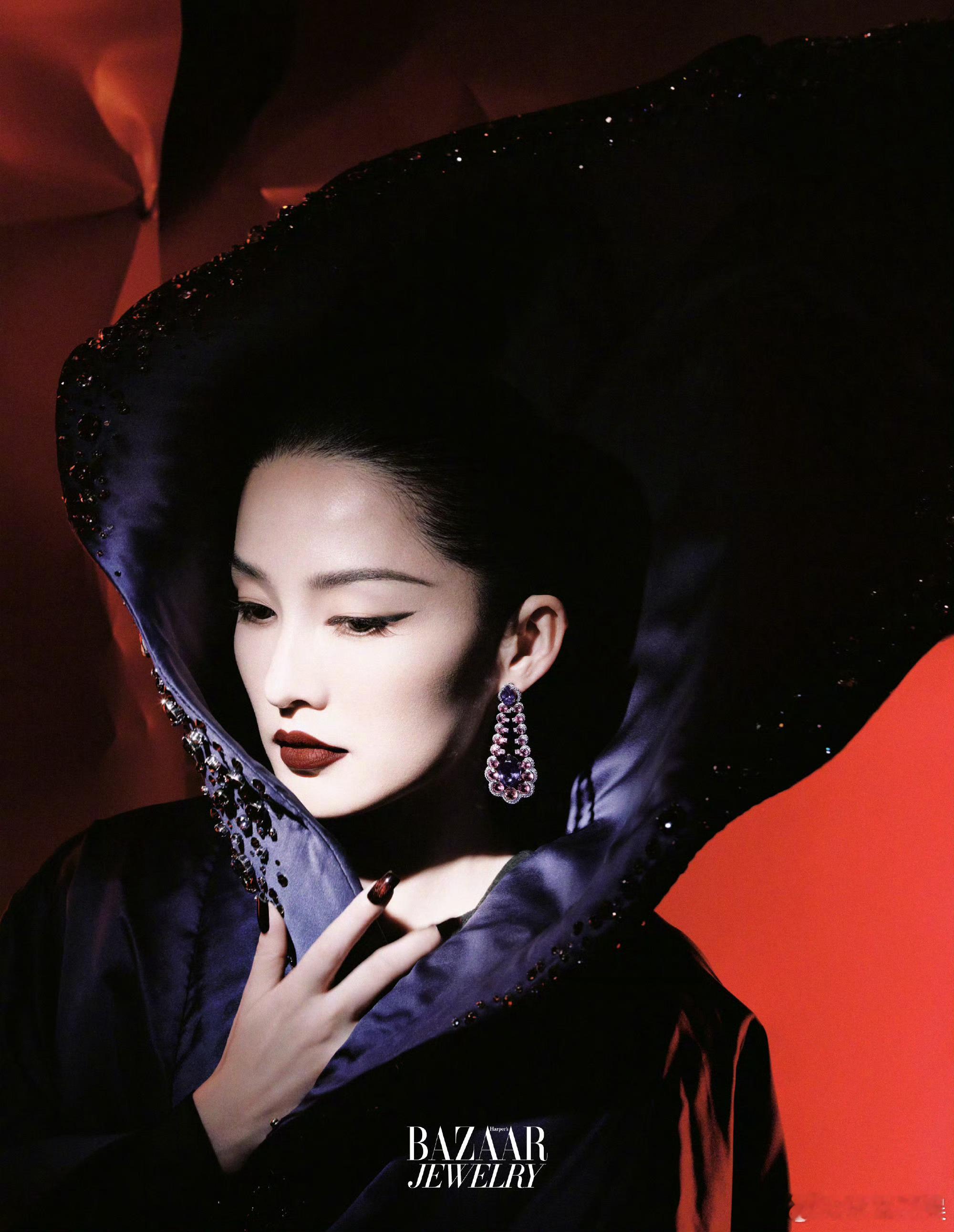 李沁晒芭莎封面李沁晒杂志照李沁晒杂志照，好看，[打call] ​​​