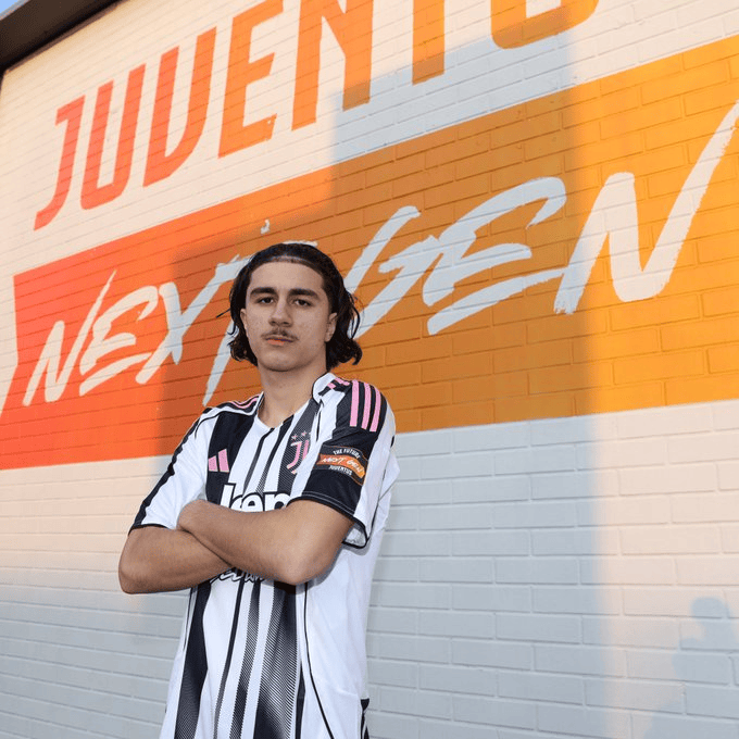 尤文官方：拜仁青训天才阿丁-利奇纳加盟球队，签约3年半