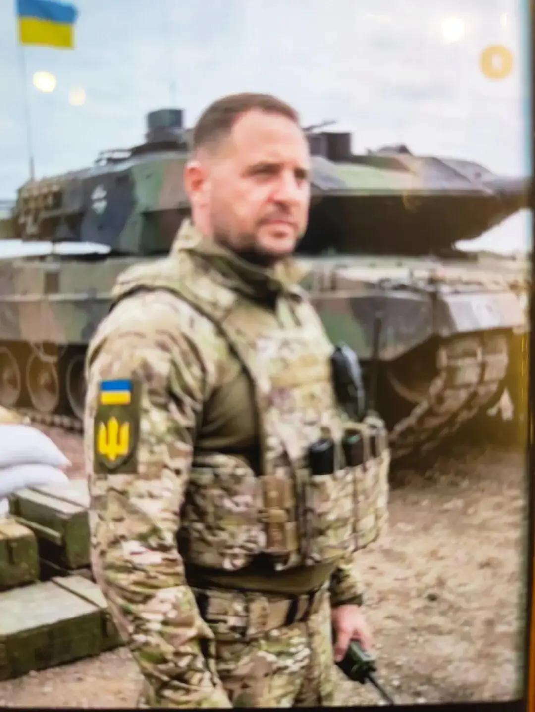 俄罗斯总统表示已准备好与欧洲开战——叶尔马克一身戎装出现在乌克兰前线。