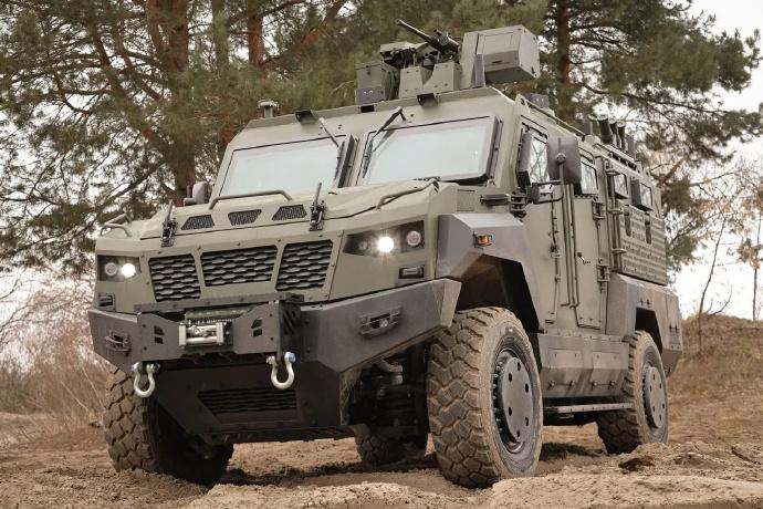 乌克兰武装部队新一代MRAP

图1：GYURZA-02是一种重型MRAP，能够