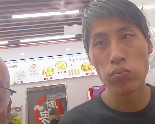 可怜的云鹏又回来了！
     云鹏两个月之前，精神状态很好，也开朗了，皮肤也有