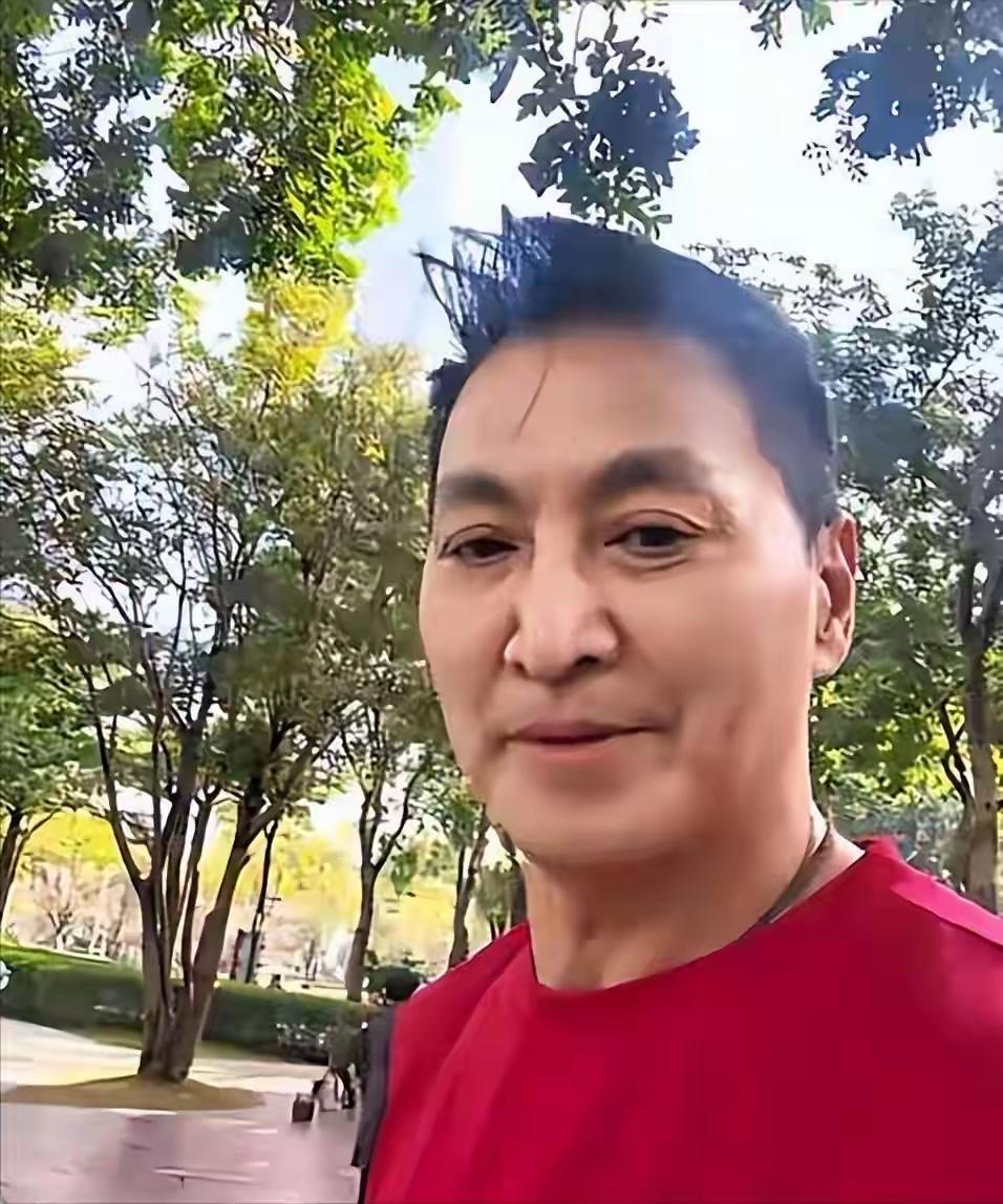 曾经的男神，如今也老了