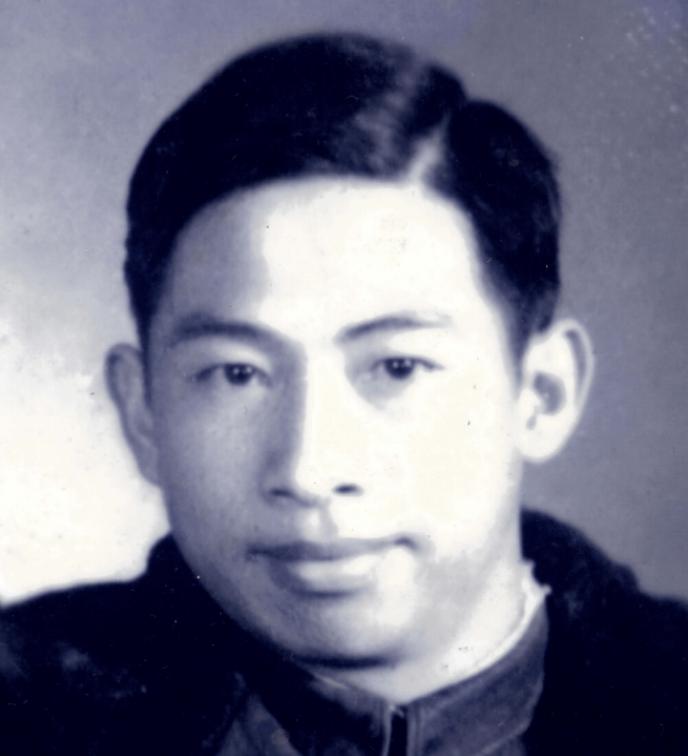 [微风]1956年，中南大学学生王明健在毕业前一天，突然被两名没有任何军衔与职务