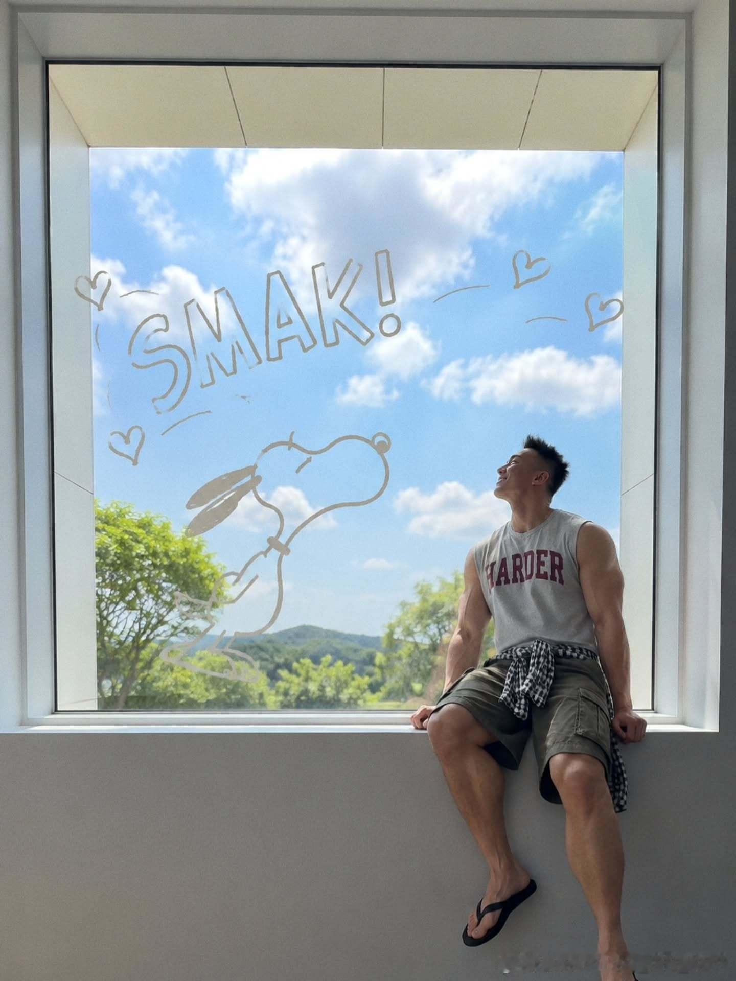 芭比Q浅浅享受1️⃣下美好嘟午休时光惹～芭比Q上万条消息要看过来，在陆续解锁🔓