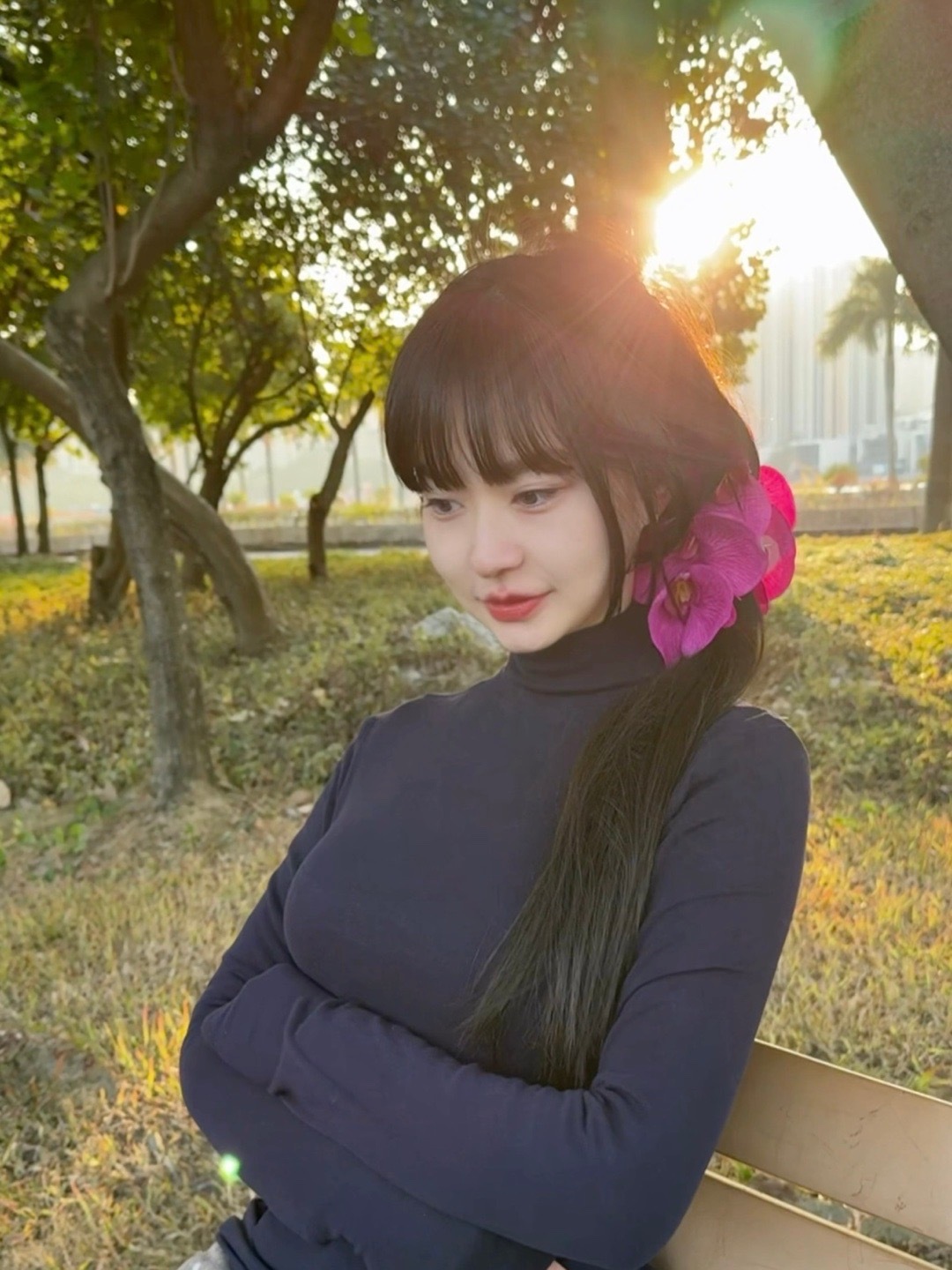 岁月 眨眼就过了瞬间 就那样默默的 ​​​