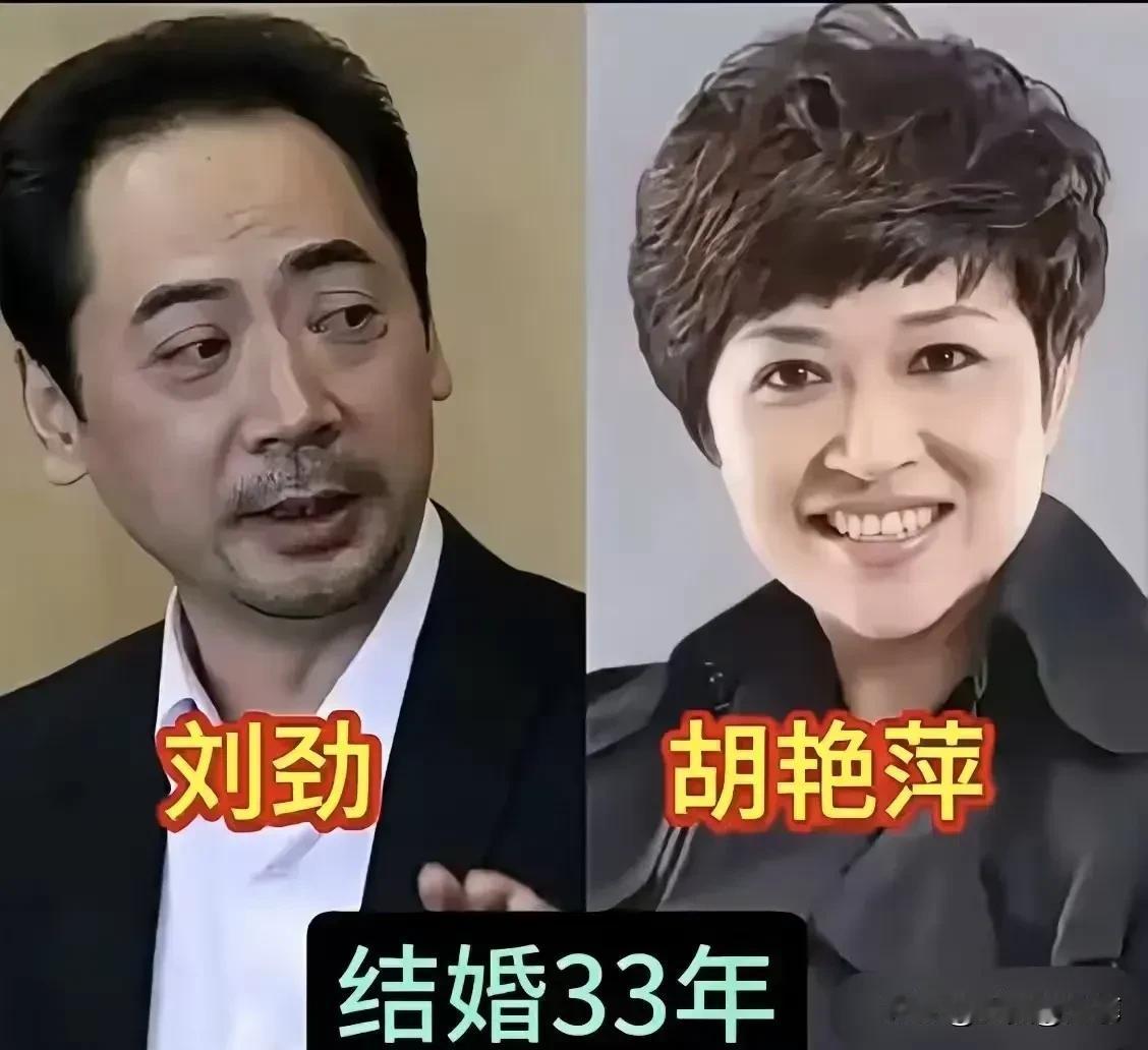 荧幕上他们演尽帝王将相、英雄豪杰，回到家里，只是一个给妻子披衣服的丈夫，一个为爱