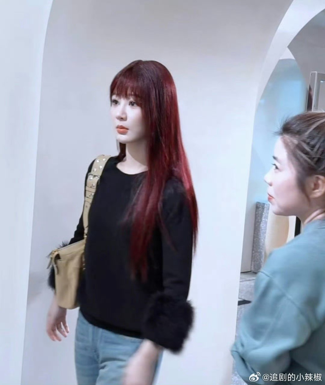 杨紫华伦时装周造型路透…… 