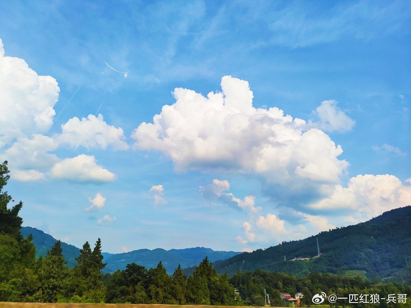 今日账户冰火两重天，新布局的宏工科技太给力，进场轻松吃到好几个点，短线节奏拿捏住