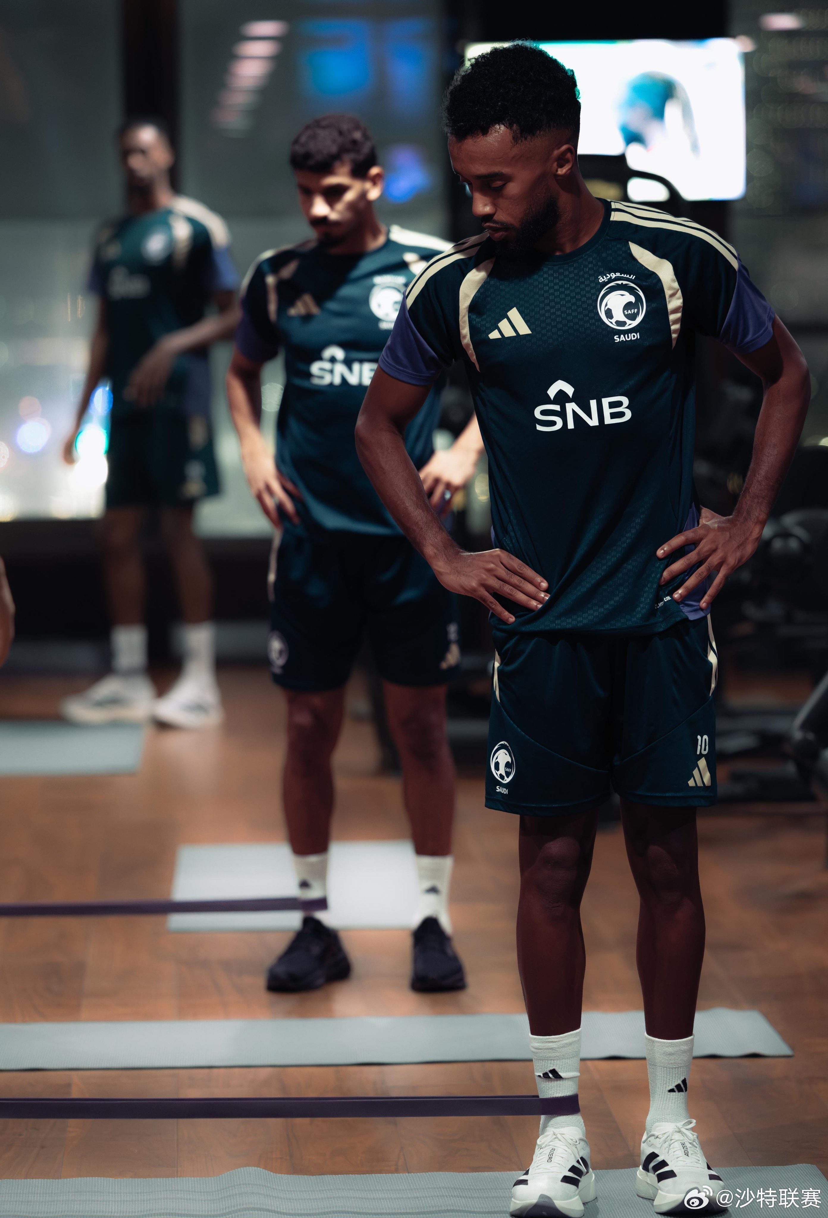 🦅沙特男足完成对阵卡塔尔前的最后一堂训练课📸沙特联赛 ​​​
