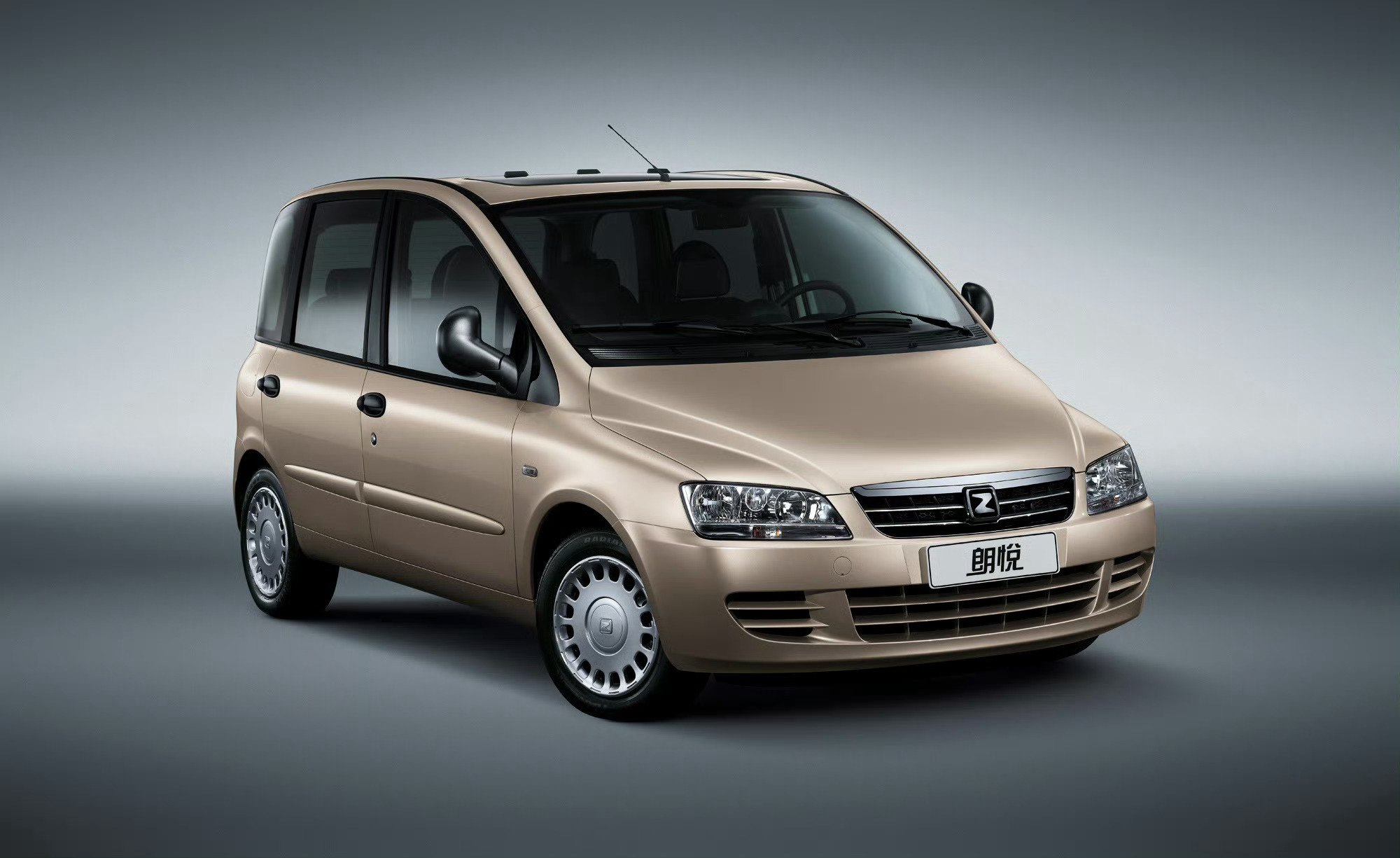 今天，透露我一个深藏多年的秘密：我曾是众泰车主，我爹也是。这台众泰叫朗悦，代号M