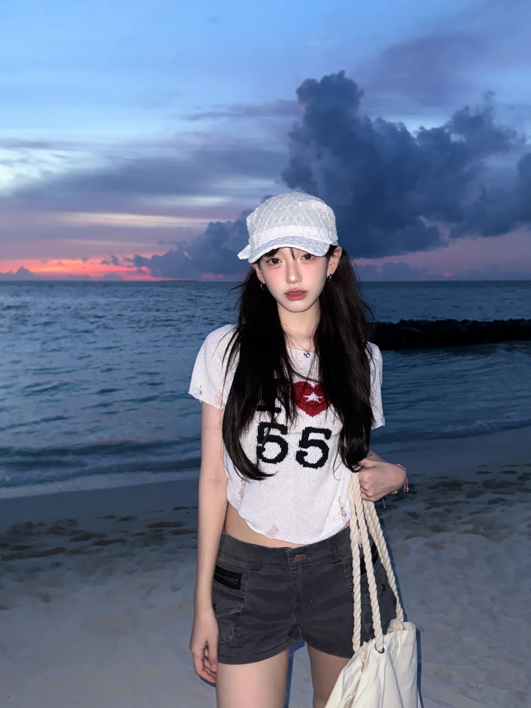 阴天的晚霞好美。