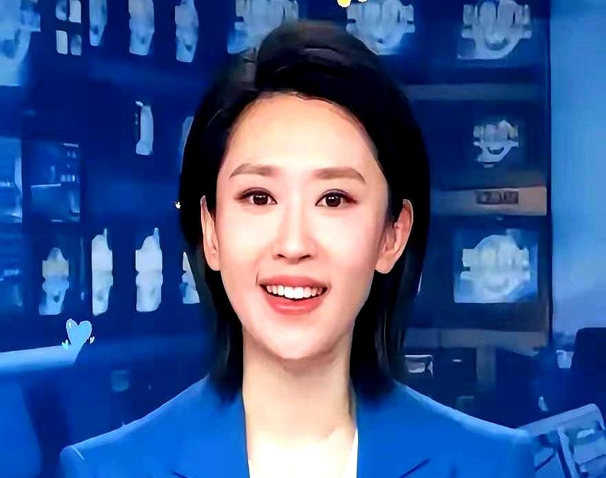 前几天我在北京出差，路过央视门口，正好碰见王音棋在等车。
说真的，和电视里那种“