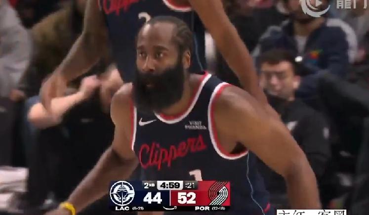 老登苦苦支撑！NBA老迈快船击败开拓者，哈登砍下32分+2板+6助，今天一开场，