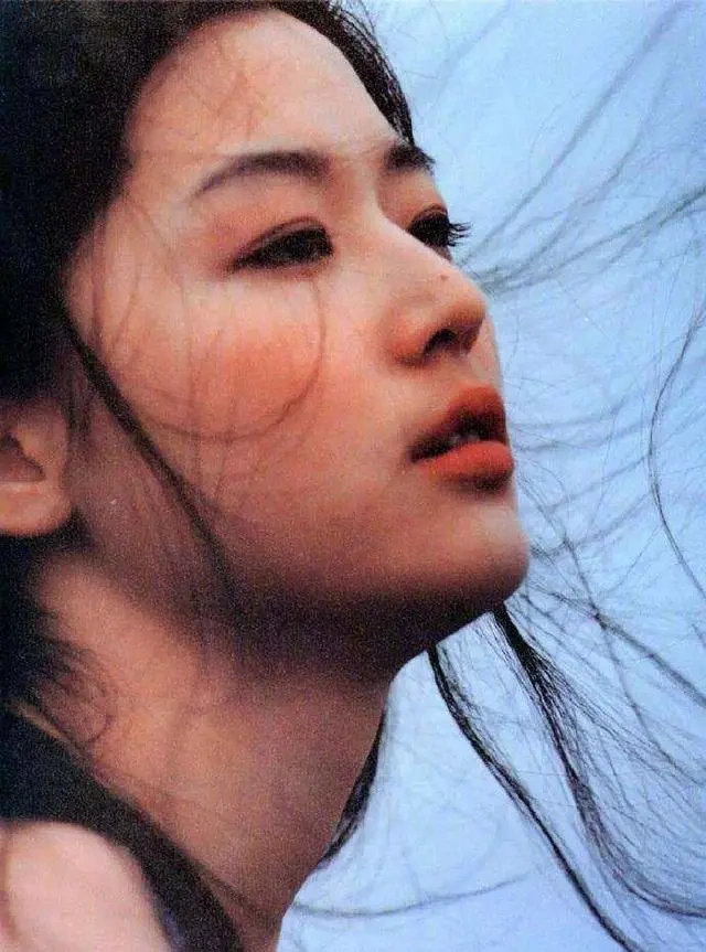 全智贤她从清晨的薄雾中走来 ​​​