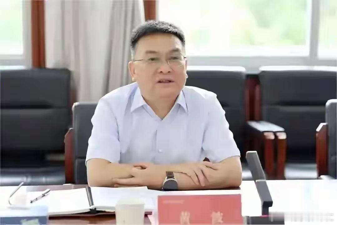 贵州省贵阳市委原副书记黄波被公诉：政绩观错位，搞“形象工程”“政绩工程”；曾任安