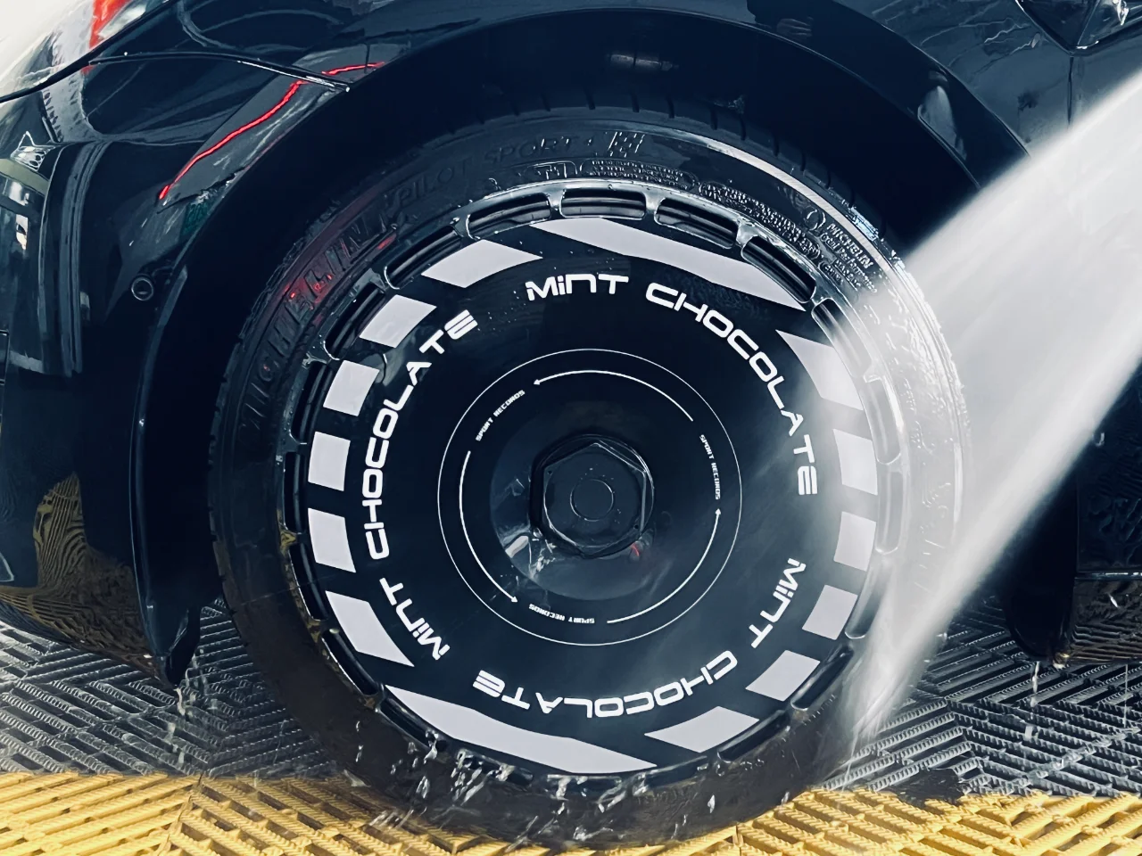 周末洗个车 嘎嘎板正😎