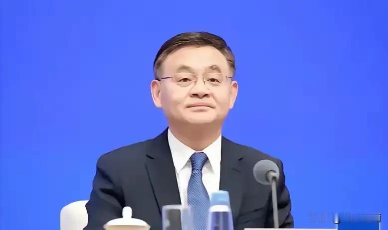 30万人被清退，执法队伍大“换血”？真相没那么简单。
不是人少了，是以前那些连执