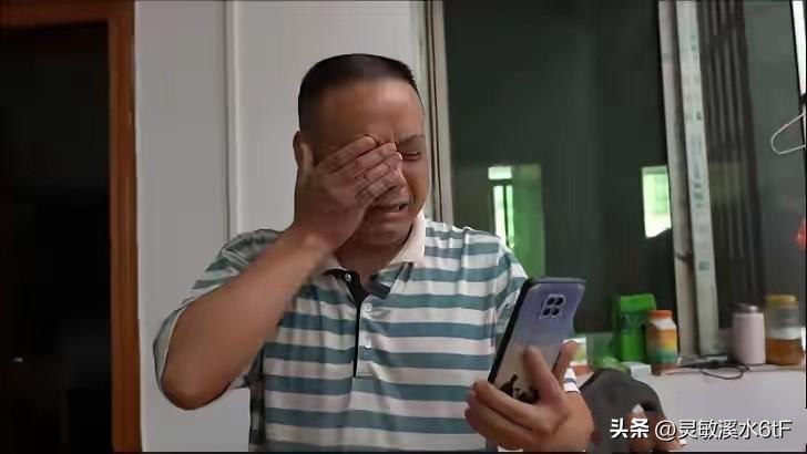 大快人心！作恶二十年的“梅姨”终于落网了！
看到受害家庭终于等来这个迟到的真相，