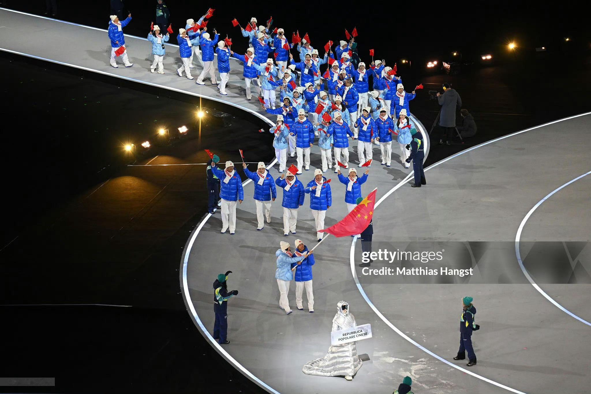 北京冬奥会已经整整过去四年了今晚米兰冬奥会开幕了四年前北京冬奥会开幕时，我和贝贝