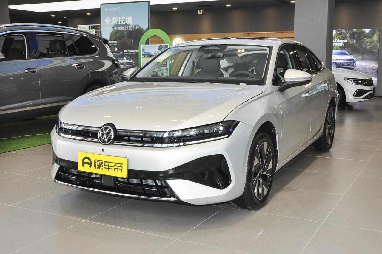 全新速腾上市，售价11.49-13.19万，这次的指导价也算是比较有诚意了，先不