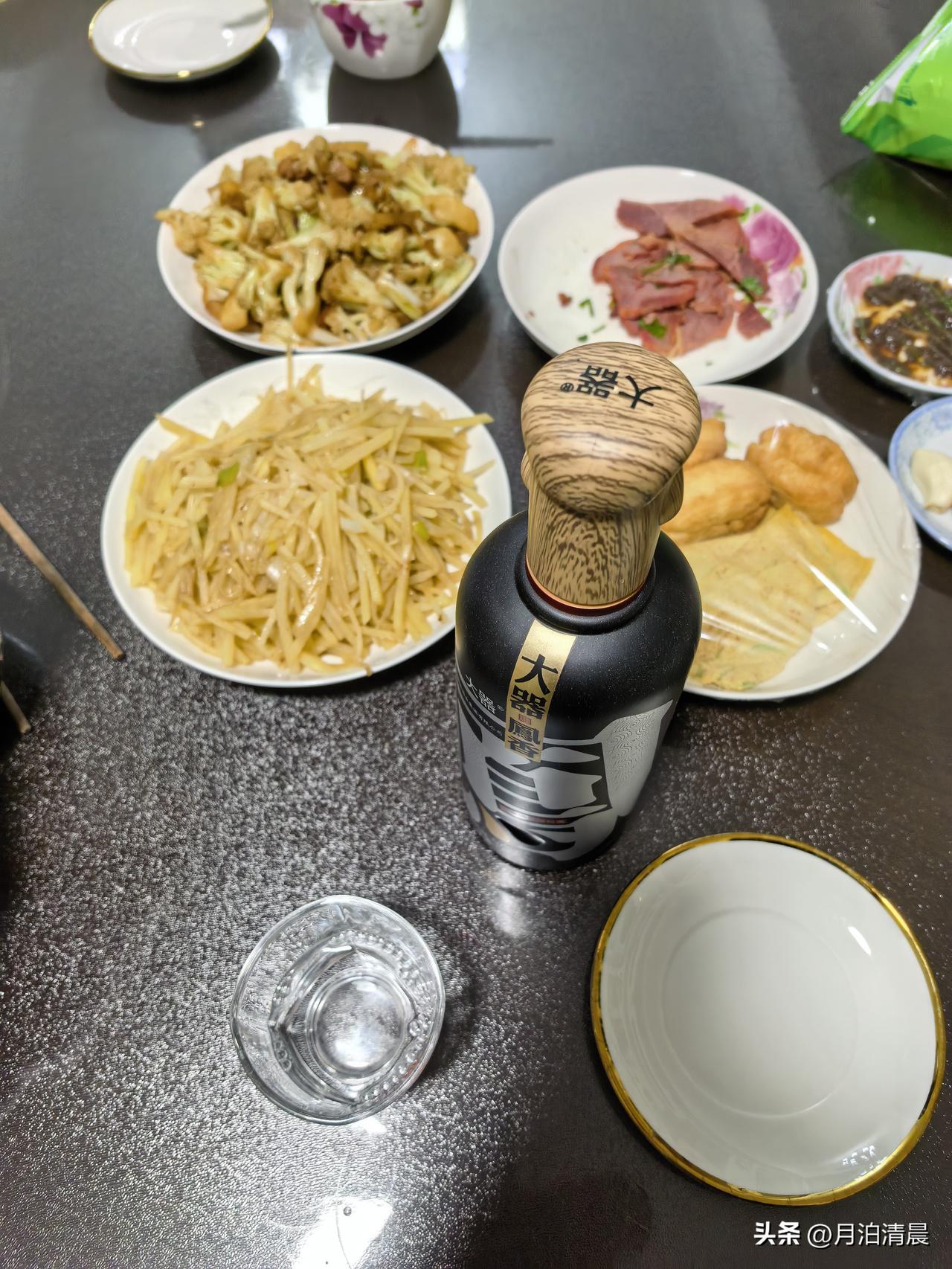 现在的男人真苦命，既要要上班挣钱，还要打扫卫生，还要接送孩子上下学，又要辅导作业