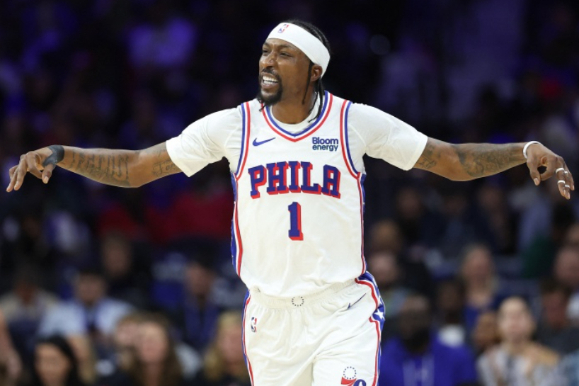 NBA常规赛，76人127-116击败雄鹿，取得开季三连胜。赛后，76人球星杰伦