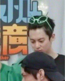 哈哈哈哈哈哈好可爱的小外星人 