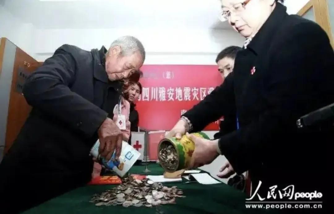 大家还记得这位老人吗？磨刀老人吴锦泉，一位要活到90岁做好事做到90岁的老人。2