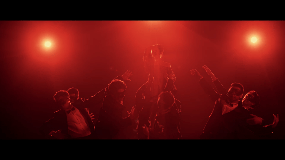 王子文你在剧里加了什么王子文在剧里的状态好到犯规✨！夜风轻拂发丝，一笑一颦全是风