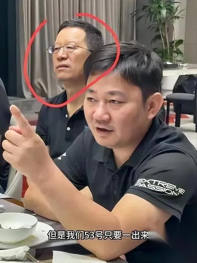 张雪在公司横得很

唯独不敢惹一个人

这人居然是他攥在手里的品质王牌

这人叫