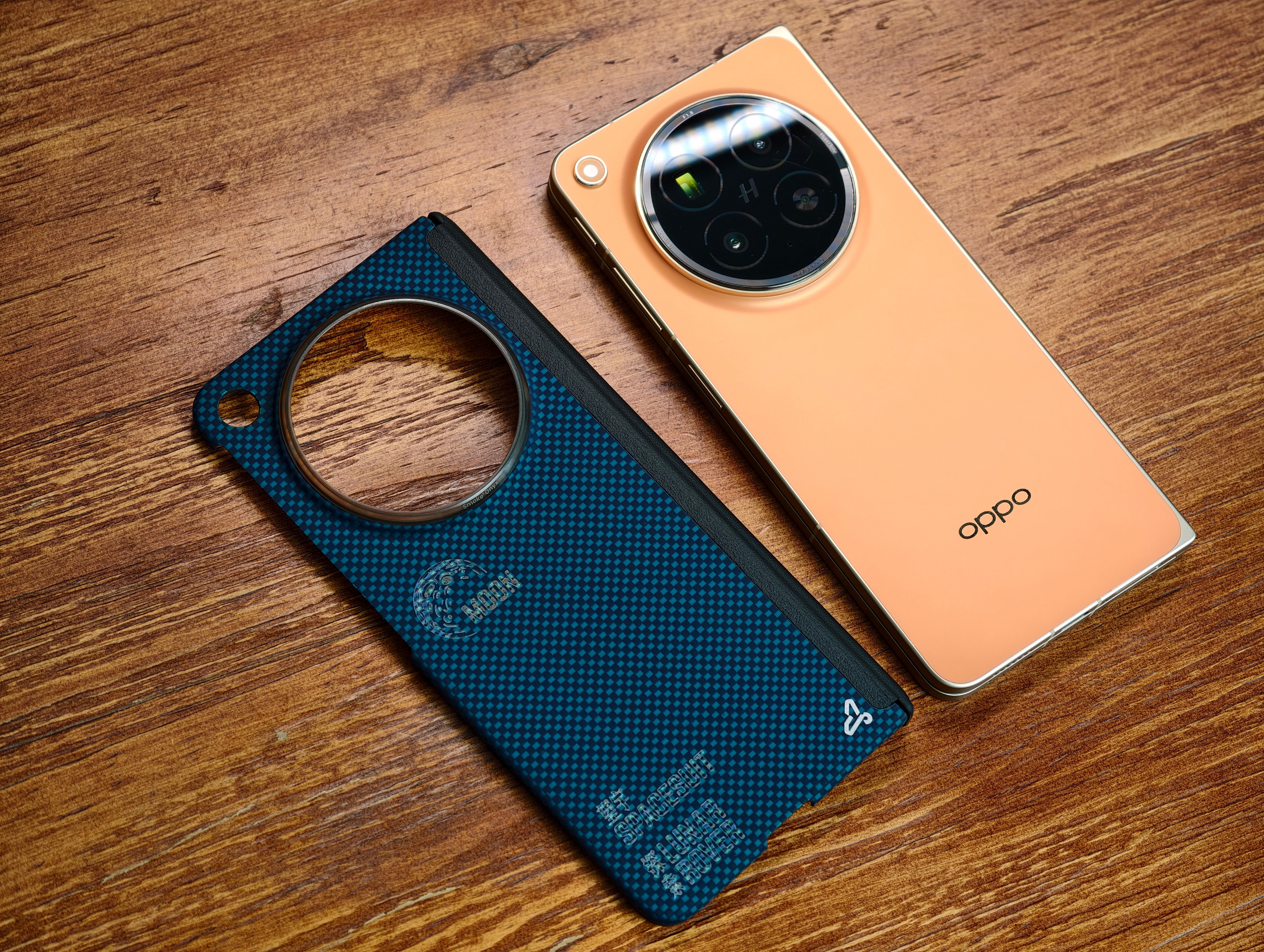 《望宇》 For OPPO Find N6带中轴的折叠屏凯夫拉磁吸手机壳，超薄霍