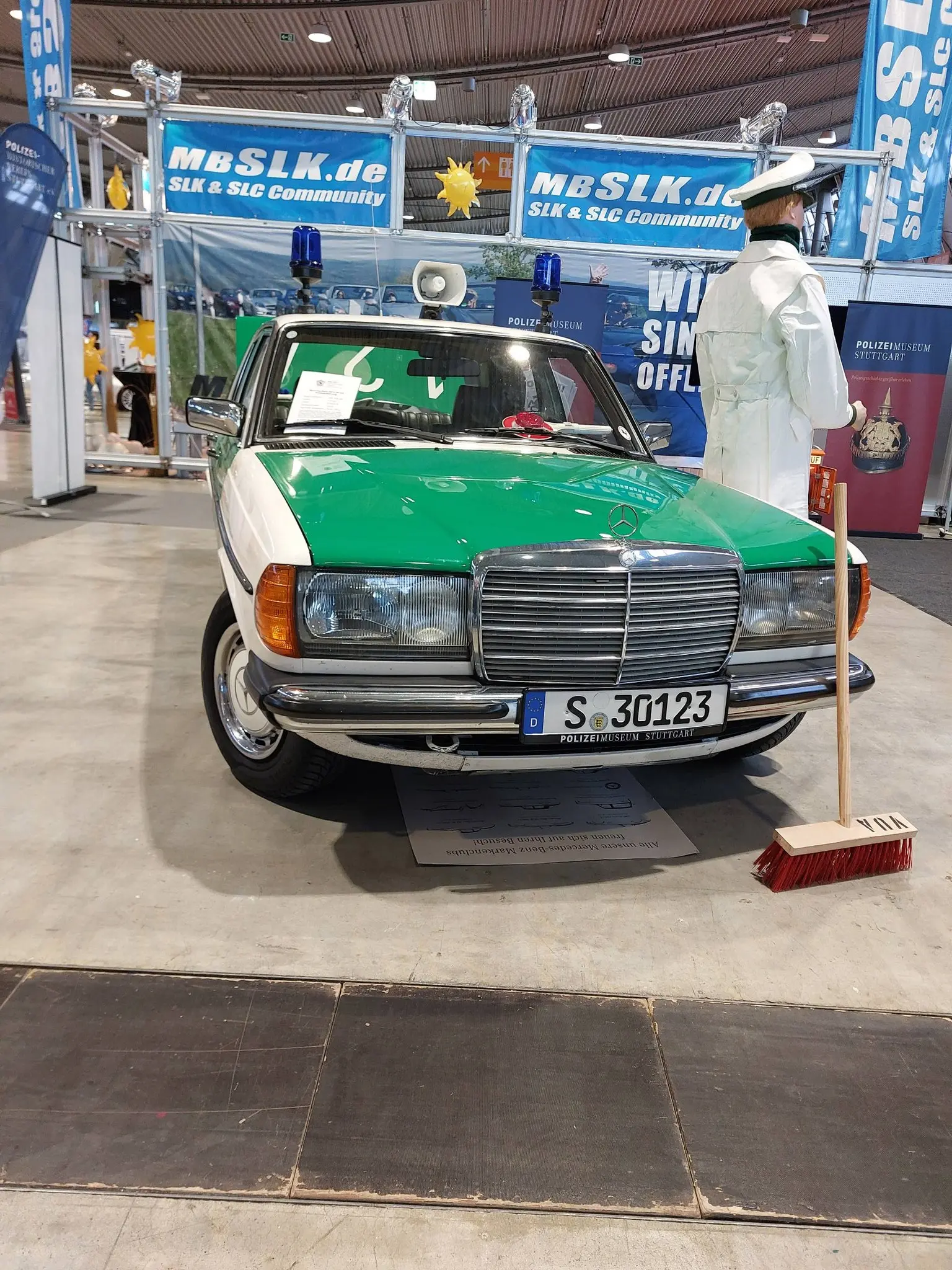 “紧急车辆”。Retro Classics 2026