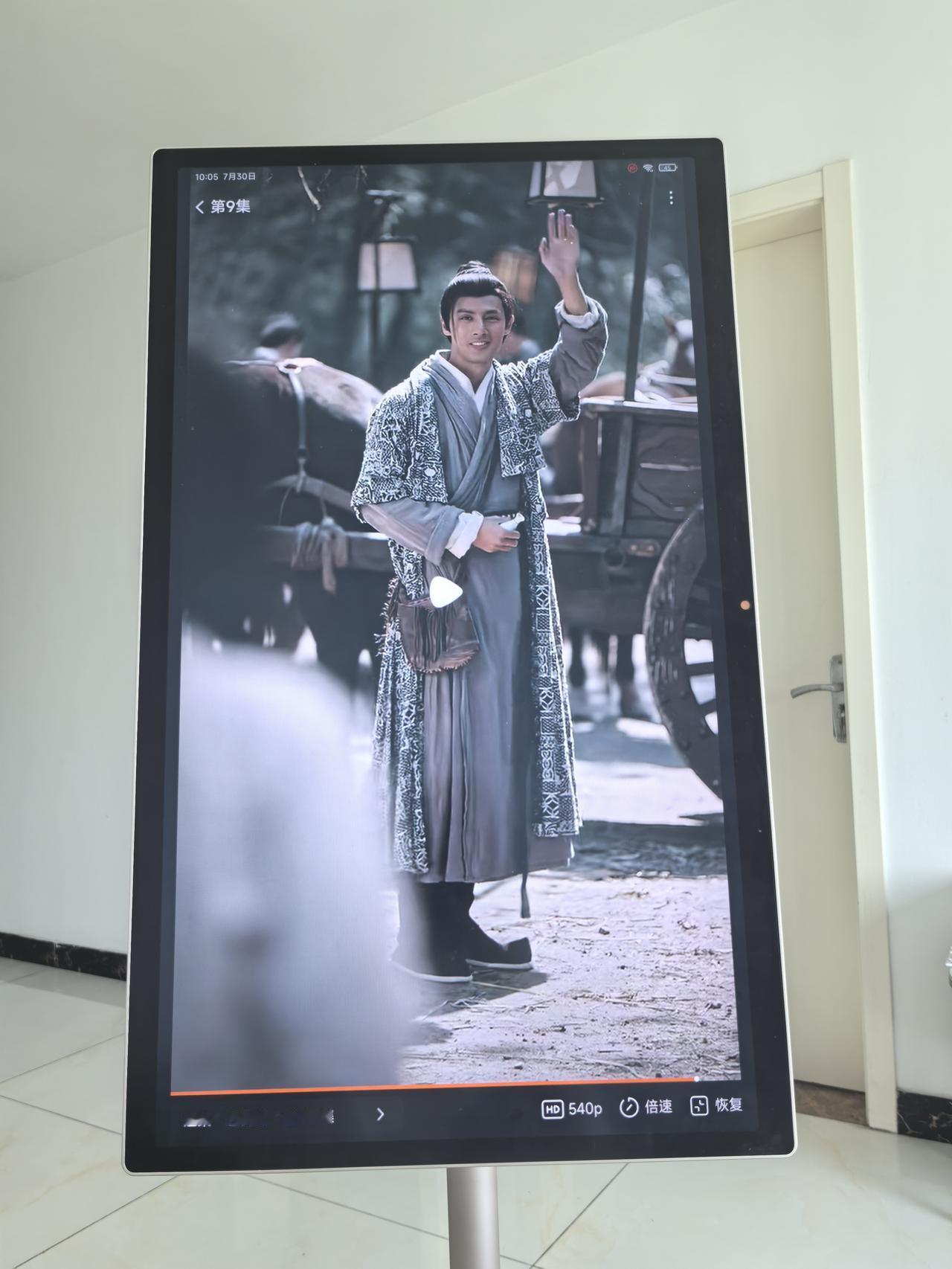 最近刷了一堆无脑穿越屌丝逆袭的AI爽剧，忍不住胡思乱想：假如真穿越回古代，凭现代