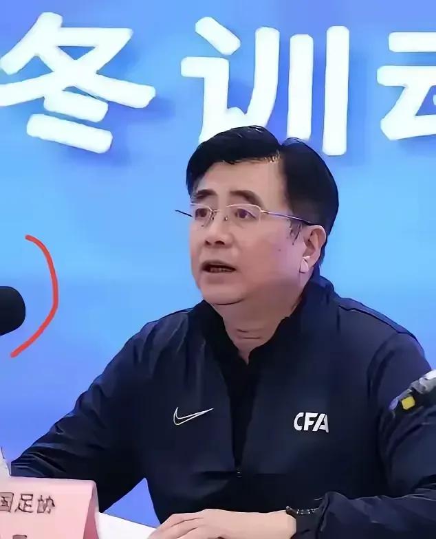 央视终止转播国足所有的比赛，彻底让宋凯尴尬了——这回央视真的翻脸了，彻底终止转播